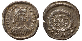 Theodosius II, 402-450. Siliqua (silver, 1.16 g, 17 mm), Constantinople. D N THEODO-SIVS P F AVG Pearl-diademed, draped and cuirassed bust of Theodosi...