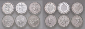 World Coins - Insieme di 6 monete. Olanda Oncia 1992 Beatrix Koningin (3), Corea del Sud 10000 Won 1988 (3).

 

Come da foto