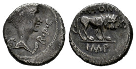Mark Antony and Lepidus. Quinarius. 42 BC. Lugdunum. (Craw-489/6). (Woytek-480). (Rsc-Fulvia 3). Anv.: Winged bust of Victory to right, with the liken...