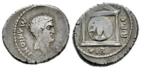 Mark Antony. Denarius. 42 BC. Mint moving. (Ffc-17). (Craw-496/1). (Cal-145). Anv.: M. ANTONI. IMP., his bare head bearded right. Rev.: III.VIR. R.P.C...