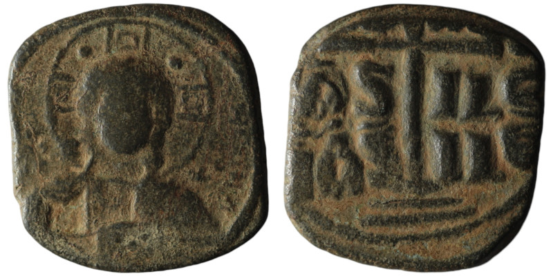 Anonymous attributed to Romanus III (AD 1028-1034). Constantinople.
AE Follis (2...