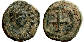 Theodosius II (408-450) Nummus, Obverse: DN THEODOSVS PP AVG. Diademee bust. Reverse: Cross

11mm 1,04g