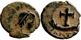 Theodosius II (408-450) Nummus, Obverse: DN THEODOSVS PP AVG. Diademee bust. Reverse: Cross

10mm 0,70g