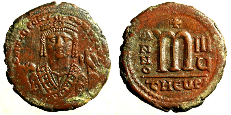 TIBERIO II COSTANTINO (578-582) 40 nummi A/ VIII per Theupolis (g. 13,02). Busto...