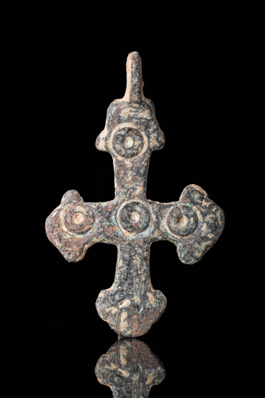 BYZANTINE BRONZE CROSS PENDANT ENGRAVED WITH FIVE CIRCLES

 Ca. AD 900 - 1100 ...