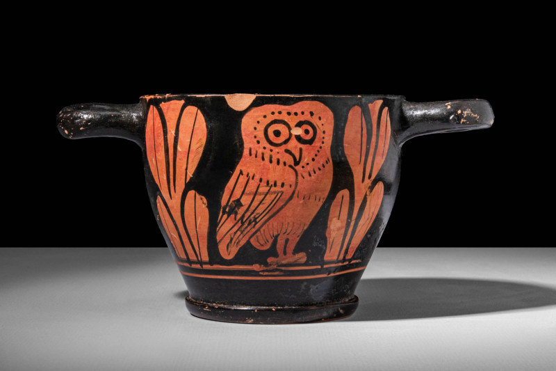 RARE ATTIC RED FIGURE SKYPHOS WITH OWLS

 Ca. 450 - 400 Bc A red-figure terrac...