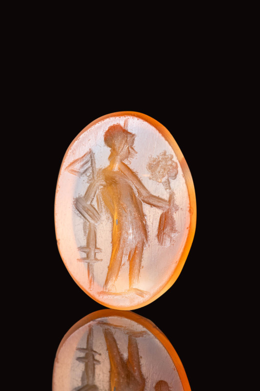 ROMAN CARNELIAN INTAGLIO DEPICTING STANDING MINERVA

 Ca. AD 100 - 301 A Roman...