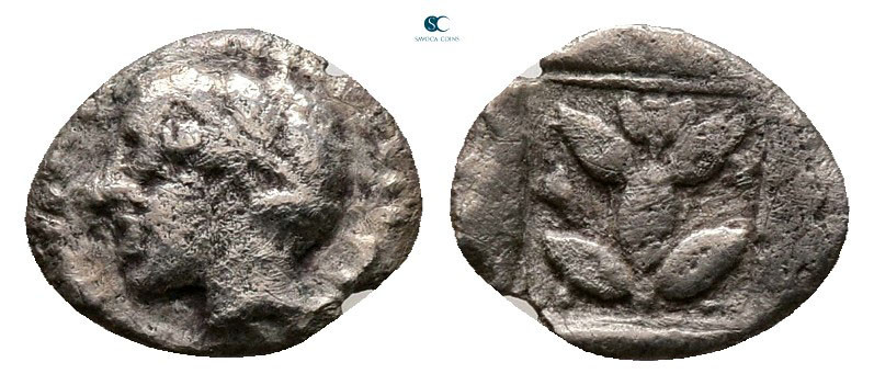 Macedon. Chalkidian League circa 420-390 BC. 
Trihemiobol AR

8 mm, 0,29 g
...