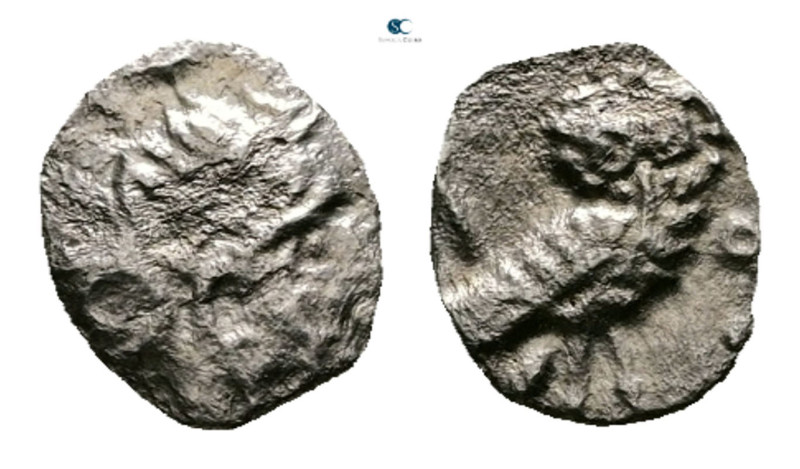 Arabia. Southern. Saba' circa 400-300 BC. 
Unit AR

7 mm, 0,27 g



Good ...