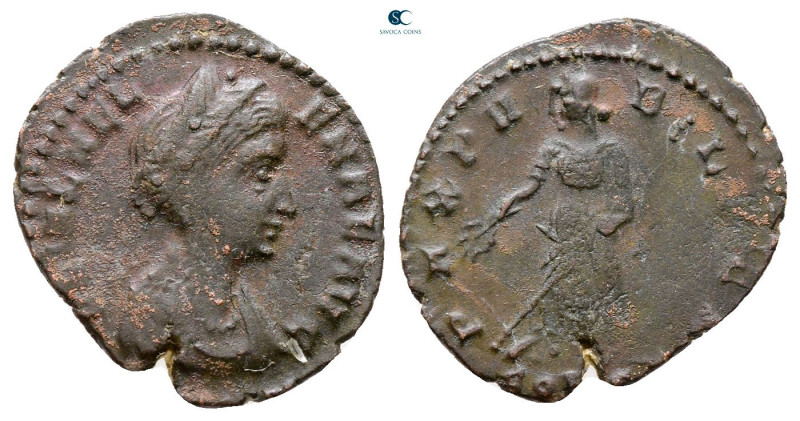 Helena. Augusta AD 324-329. Constantinople
Follis Æ

16 mm, 1,08 g



Nea...