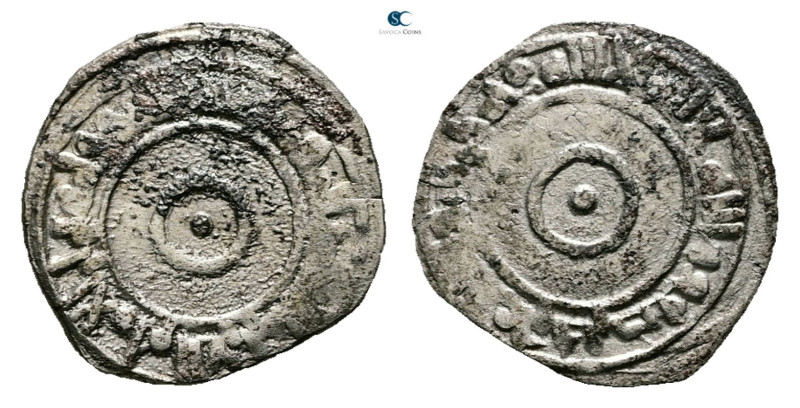 Fatimids. AH 296-567. 
AR 1/4 Dirham 

15 mm, 0,63 g



Good Fine