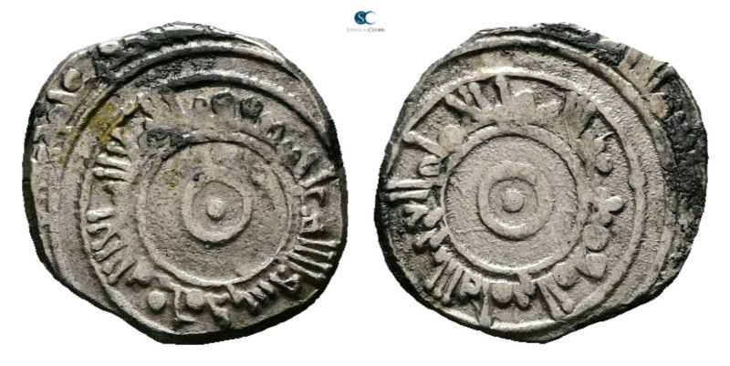 Fatimids. AH 296-567. 
AR 1/4 Dirham 

12 mm, 0,63 g



Good Fine