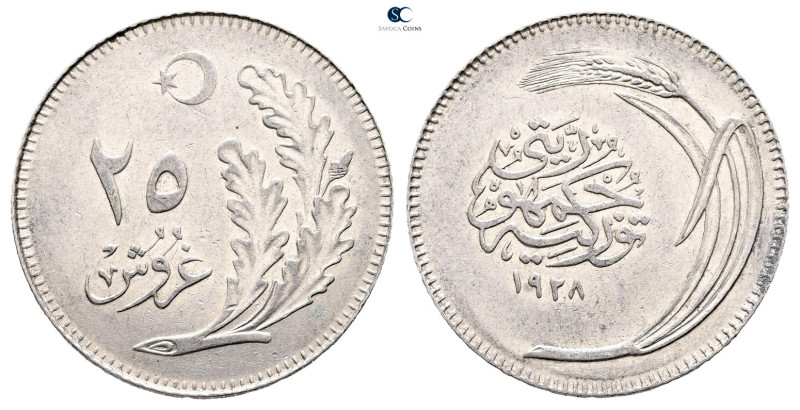 Turkey. AD 1925. 
25 Kurus 1925

30 mm, 10 g



Nearly Extremely Fine