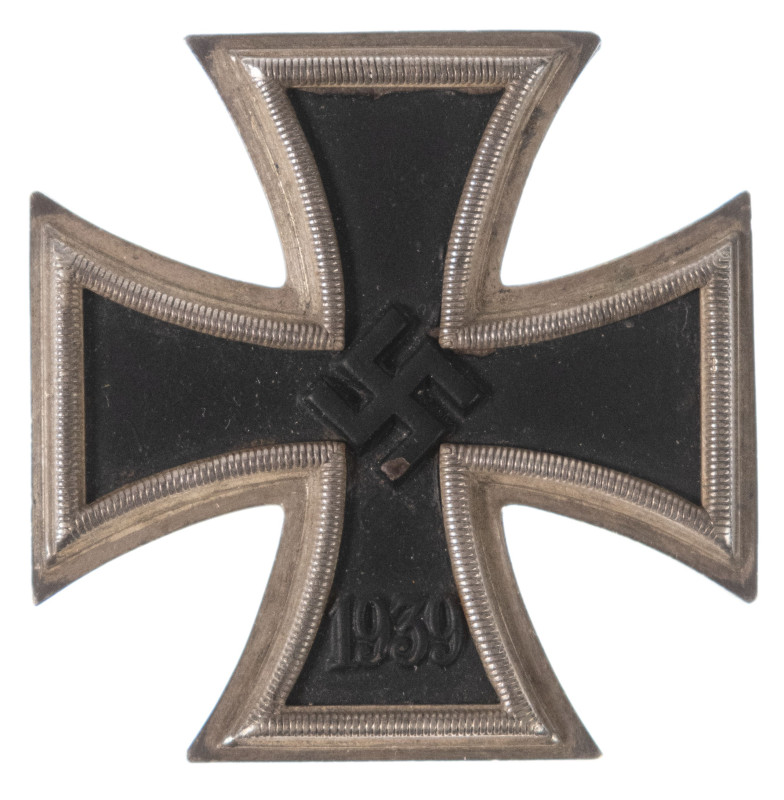 Eisernes Kreuz 1939 1. Klasse, magnetisch, flach, auf der Nadelunterseite Herste...