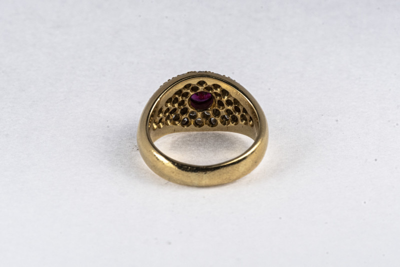 Rubin Brillanten Ring, 750 Gelbgold, Rubin in Brillantschliff ca. 0,5ct, 36 Bril...