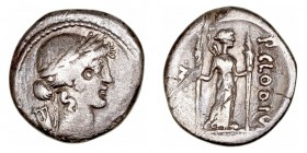 República Romana
Claudia
Denario. AR. Roma. (42 a.C.). A/Cabeza con láurea de Apolo a der., detrás lira. R/Diana Lucífera en pie a der. con dos larg...