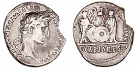 Imperio Romano
Augusto
Denario. AR. Lugdunum. (27 a.C.-14 d.C.). A/Cabeza laureada a der., alrededor CAESAR (AVGVSTVS) DIVI F. PATER PATRIAE. R/(AVG...