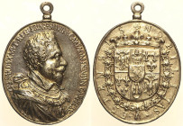 MODENA - CESARE D'ESTE (1597-1628) - Medaglia pendente fusa in argento di forma ovale, con doratura e pendaglio integro  (dopo il 1605); mm 40X35, pen...