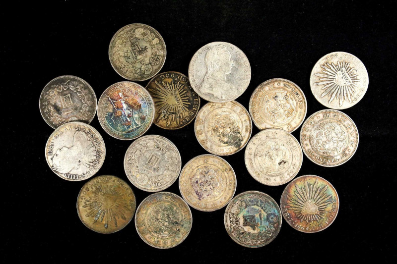 MIXED LOTS. Group of Crowns (17 Pieces), 1780-1914. Average Grade: FINE.
Cap an...