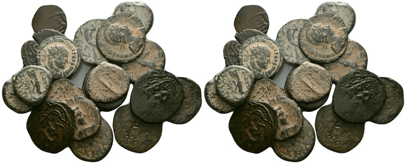 Lot of 20  Coins (SOLD AS SEEN.NO RETURN.)

Condition: Very Fine

Weight: gr...