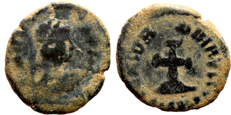 Theodosius II (408-450) Nummus, Obverse: DN THEODOSVS PP AVG. Diademee bust. Rev...