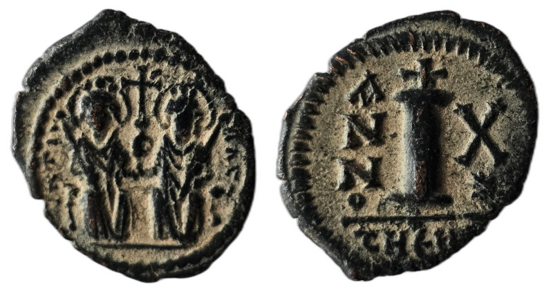 Justin II. and Sophia. (565-578 AD). Æ 10 nummi. Theoupolis. Obv: Justin II. and...