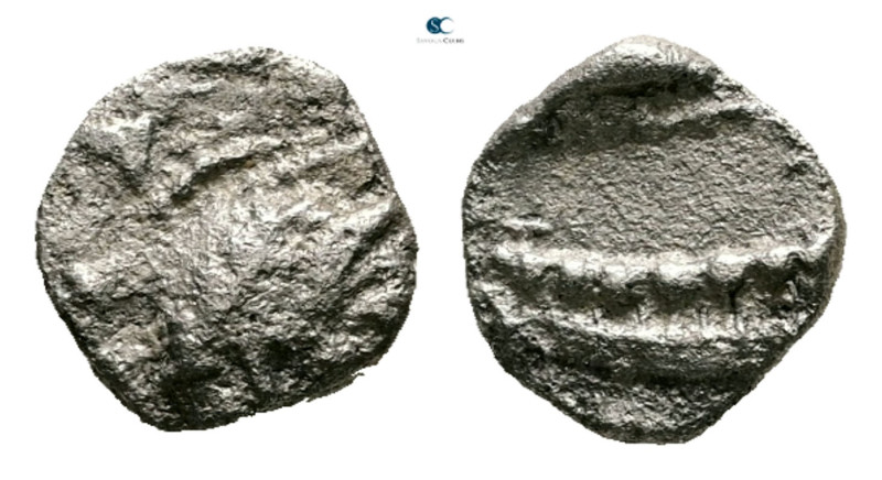 Phoenicia. Arados circa 420-346 BC. 
Obol AR

9 mm, 0,69 g



Good Fine