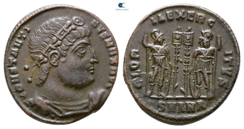 Constantine I the Great AD 306-337. Antioch
Follis Æ

18 mm, 2,68 g



Ve...