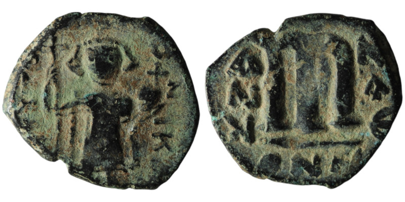 Constans II (AD 641-668). Constantinople
AE Follis (21mm, 3,00g)