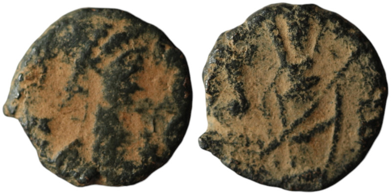 Leo I with Verina (AD 457-474). Constantinople
AE Bronze (10mm, 0,70g)