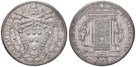 Clemente X (1670-1676) Piastra 1675 - Munt. 13 AG (g 31,29) R Foro otturato e ritocchi.