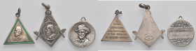 Lotto di 3 medaglie di Giuseppe Garibaldi in argento del XX secolo, due di ambito massonico con evidenti i segni del compasso squadra e triangolo (Ø d...