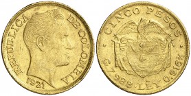 1921. Colombia. A (Medellín). 5 pesos. (Fr. 113) (Kr. 201.1). 7,99 g. AU. Leves golpecitos. MBC+.