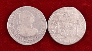 1799 y 1808. Carlos IV. México y Potosí. 1/2 real. 2 monedas, una con perforació...