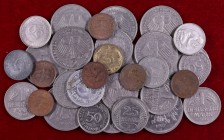 s. XX. Alemania. 1 (seis), 5 (dos), 25, 50 pfennig (siete), 1 (diez), 2 (cuatro) y 5 marcos (ocho). Lote de 38 monedas. A examinar. MBC-/S/C.