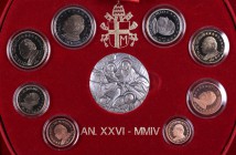 2004. Vaticano. R (Roma). 1, 2, 5, 10, 20, 50 céntimos y 1, 2 euros (8 monedas) y 1 medalla de plata. (Kr. PS17). 43,91 g. 40 mm. Plata. Año XXVI de r...