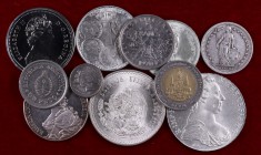 Lote de 10 monedas de diversos países (4 en plata) y una medalla de Mª Teresa de Austria también en plata. MBC/S/C.