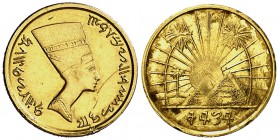 Medalla en oro dedicada a Nefertiti. 1,15 g. MBC.