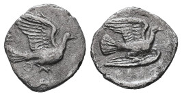 Sikyonia, Sikyon. AR Obol, 0.68 g 12.58 mm Circa 350-330/20 BC. 
Obv: Dove alighting right; Σ above tail feathers, Θ? below. 
Rev: Dove flying right. ...