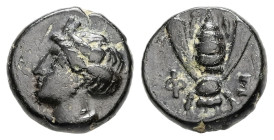 Ionia, Ephesos. Ae. 1.45 g. - 10.67 mm. Circa 375-325 BC.
Obv.: Female head left, wearing mural-crown.
Rev.: E – Φ, Bee.
Ref.: SNG von Aulock 1839; SN...
