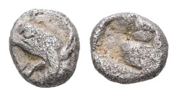 Ionia, Phokaia. AR, Tetartemorion. 0.15 g. - 4.99 mm. Circa 521-478 BC.
Obv.: Head of griffin left.
Rev.: Quadripartite incuse square.
Ref.: SNG Von A...