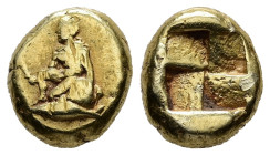 Mysia, Kyzikos. EL Hekte, 2.65 g 11.31 mm. Circa 450-330 BC.
Obv: Orestes kneeling left on tunny left, holding sword in his lowered right hand, left h...