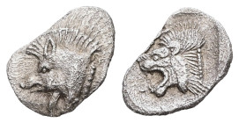 Mysia, Kyzikos. AR, Hemiobol. 0.35 g. - 10.83 mm. Circa 450-400 BC.
Obv.: Forepart of boar left; to right, tunny upward.
Rev.: Head of roaring lion le...