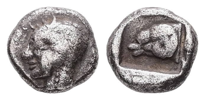 Troas, Kebren. AR, Obol. 0.62 g. - 7.26 mm. Circa 480-450 BC.
Obv.: Archaic fema...