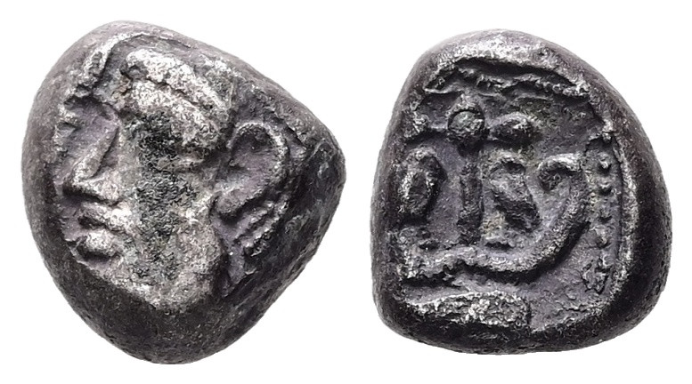 Philistia, AR, 1/4 sheqel / AR Drachm, 3.41 g 12.05 mm”, 450–400 BC.
Obv: Beard...