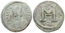 Anastasius I, AD 491-518. AE, Follis. 9.94 g. 24.89 mm. Constantinople.
Rev: DNANASTA-SIVSPPAVC. Bust of Anastasius I facing right with diadem, cuiras...