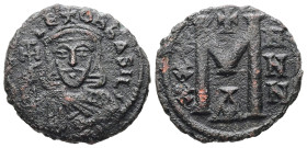 Leo V the Armenian, AD 813-820. AE, Follis. 4.95 g. 22.15 mm. Constantinopolis.
Obv: ✱LЄOҺ bASIL'. The busts of Leo V facing, wearing chlamys and crow...