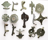 Lot of 15 unclassified See picture. LOT SOLD AS IS, NO RETURNS. (VES-2)