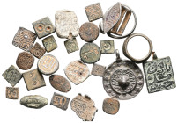 Lot of 28 unclassified See picture. LOT SOLD AS IS, NO RETURNS. (PR-56)