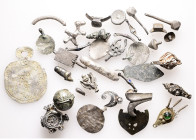 Lot of 34 unclassified See picture. LOT SOLD AS IS, NO RETURNS. (VES-4)